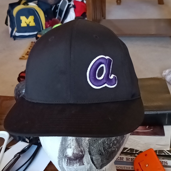 MLB Other - Atlanta Braves MLB Hat sz small ex small $28 + fre